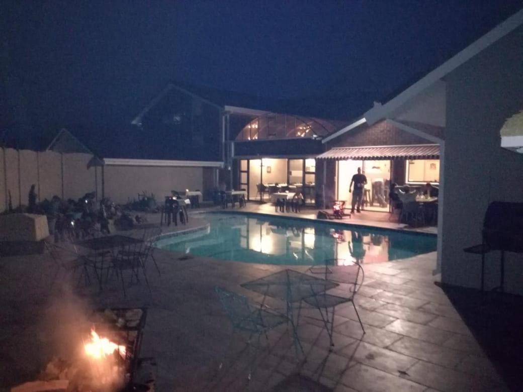 Skylight Lodge Харисмит Екстериор снимка